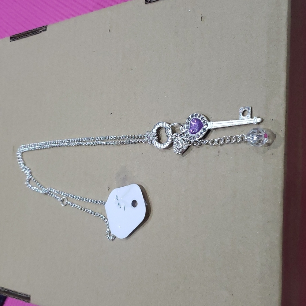 🔑 Key Necklace - Picture 5 of 5